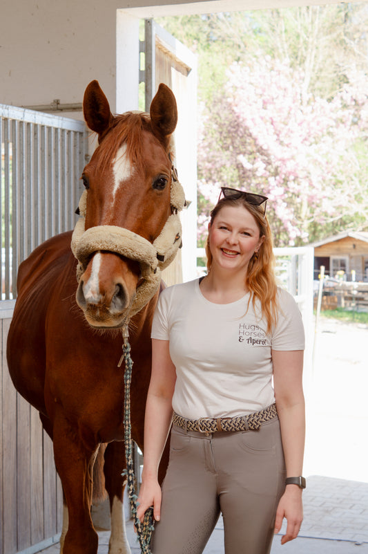 T-Shirt „Hugs, Horses & Aperol“ weiß
